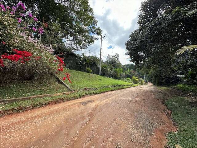 #1065G - Casa em Bolsão para Venda em Cotia - SP - 2