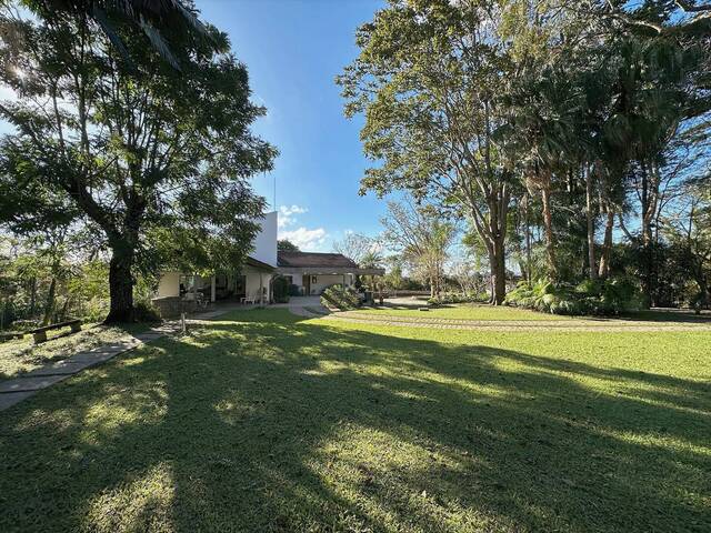 #1070G - Casa em Bolsão para Venda em Carapicuíba - SP - 1